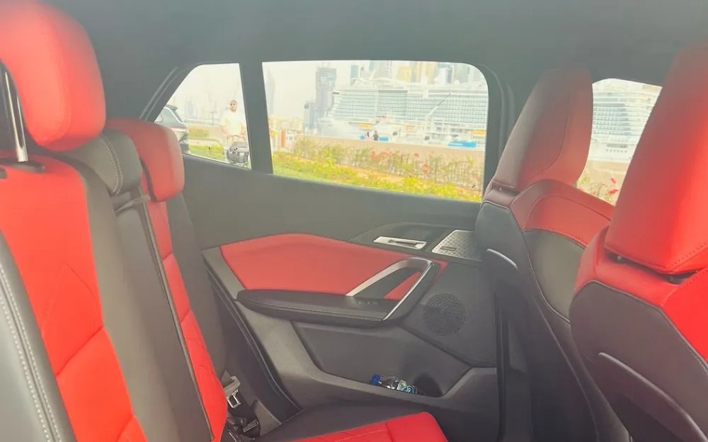 BMW X2 sDrive18i — photo 3