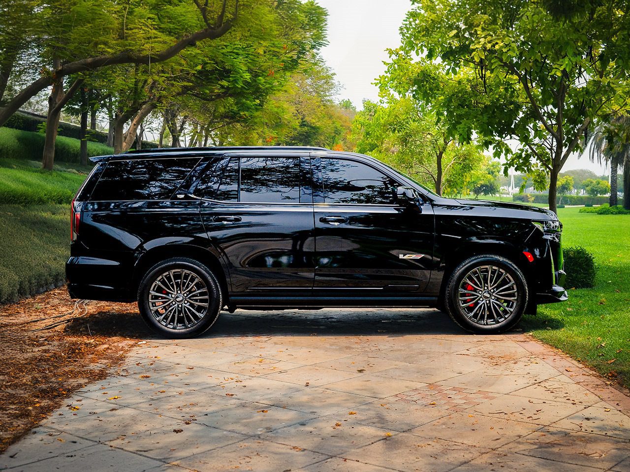 Cadillac Escalade V 20th Supercharged — photo 4