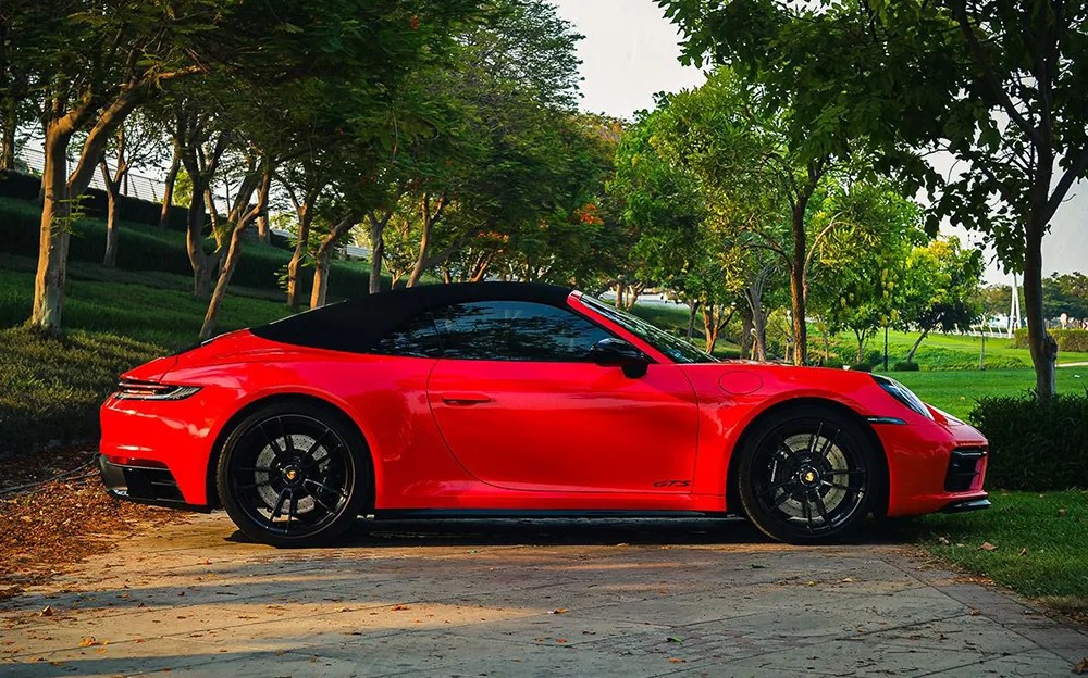 Porsche 911 Carrera GTS Cabriolet — photo 2